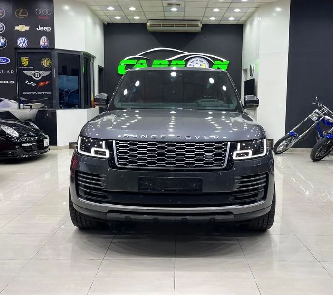 Подержанный Land Rover Range Rover IV Рестайлинг, 5.0 л, 2018 в Дубае от Carbon Cars Серый цвет. GCC | AUTO.AE