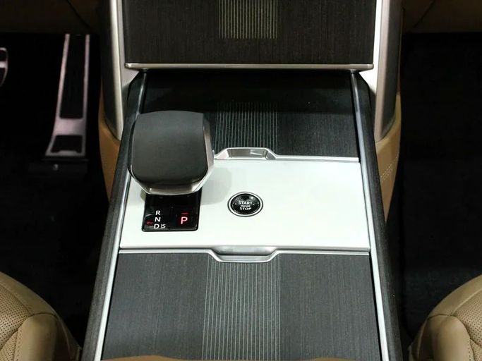 Новый Land Rover Range Rover P550e V, 3.0 л, 2025 в Дубае от Hot Wheel Used Motors Серый цвет. Other | AUTO.AE