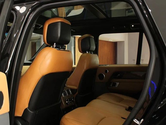 Подержанный Land Rover Range Rover IV Рестайлинг, 5.0 л, 2018 в Дубае от Hot Wheel Used Motors Черный цвет. Other | AUTO.AE