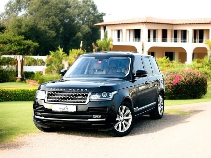 Подержанный Land Rover Range Rover P510 IV, 5.0 л, 2016 в Дубае от Andaleeb Cars Черный цвет. GCC | AUTO.AE