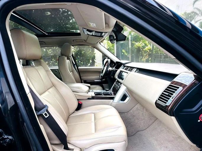 Подержанный Land Rover Range Rover P510 IV, 5.0 л, 2016 в Дубае от Andaleeb Cars Черный цвет. GCC | AUTO.AE