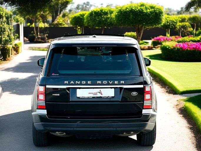 Подержанный Land Rover Range Rover P510 IV, 5.0 л, 2016 в Дубае от Andaleeb Cars Черный цвет. GCC | AUTO.AE