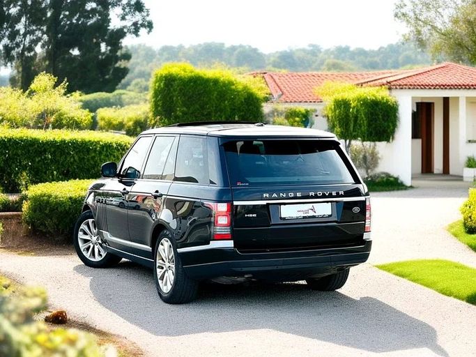 Подержанный Land Rover Range Rover P510 IV, 5.0 л, 2016 в Дубае от Andaleeb Cars Черный цвет. GCC | AUTO.AE