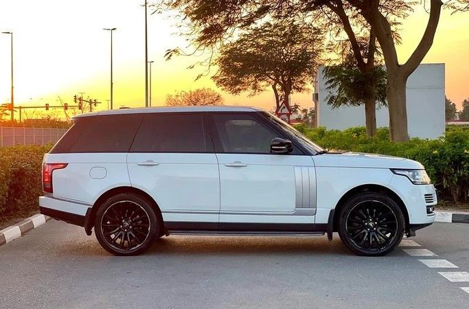 Used Land Rover Range Rover P510 IV, 5.0 l, 2015 in Dubai by 66 Motors, White color. GCC Specs | AUTO.AE
