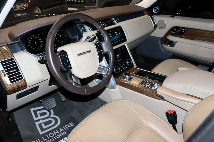 Подержанный Land Rover Range Rover IV Рестайлинг, 3.0 л, 2019 в Дубае от Billionaire Motors Черный цвет. GCC | AUTO.AE