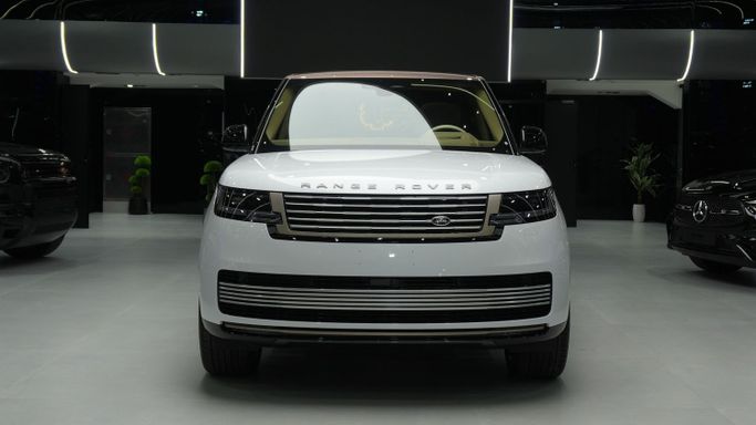 Новый Land Rover Range Rover P615 MHEV V, 4.4 л, 2025 в Дубае от Carbon Edition Motors Белый цвет. Other | AUTO.AE