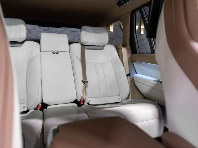 Новый Land Rover Range Rover P615 MHEV V, 4.4 л, 2025 в Дубае от Carbon Edition Motors Белый цвет. Other | AUTO.AE