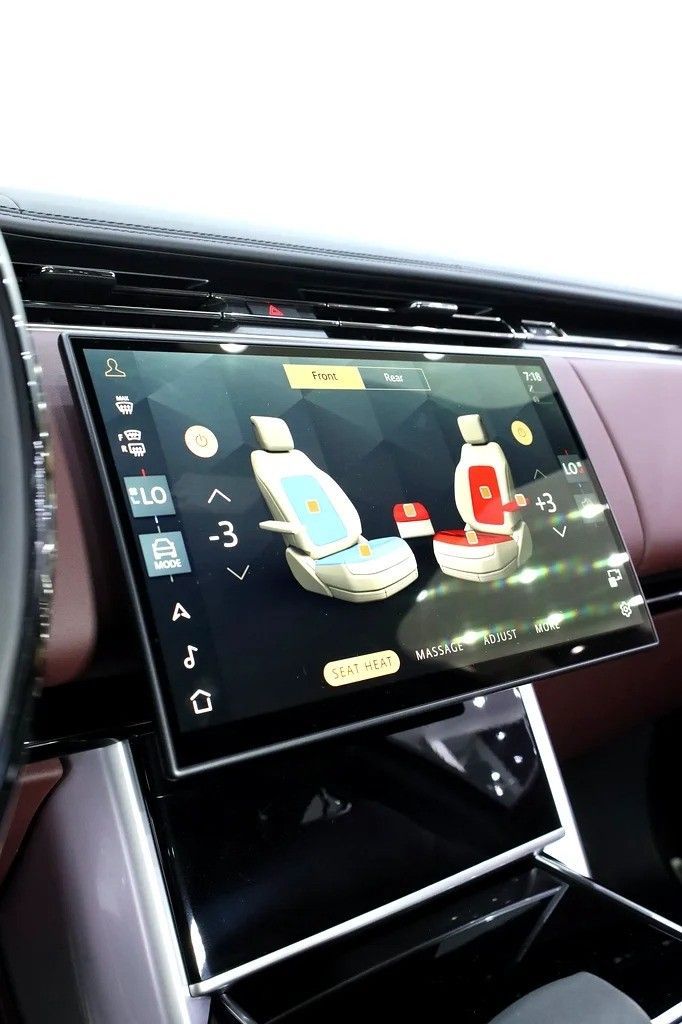 Подержанный Land Rover Range Rover P530 MHEV V, 4.4 л, 2024 в Дубае от Al Faris Motors Черный цвет. Other | AUTO.AE