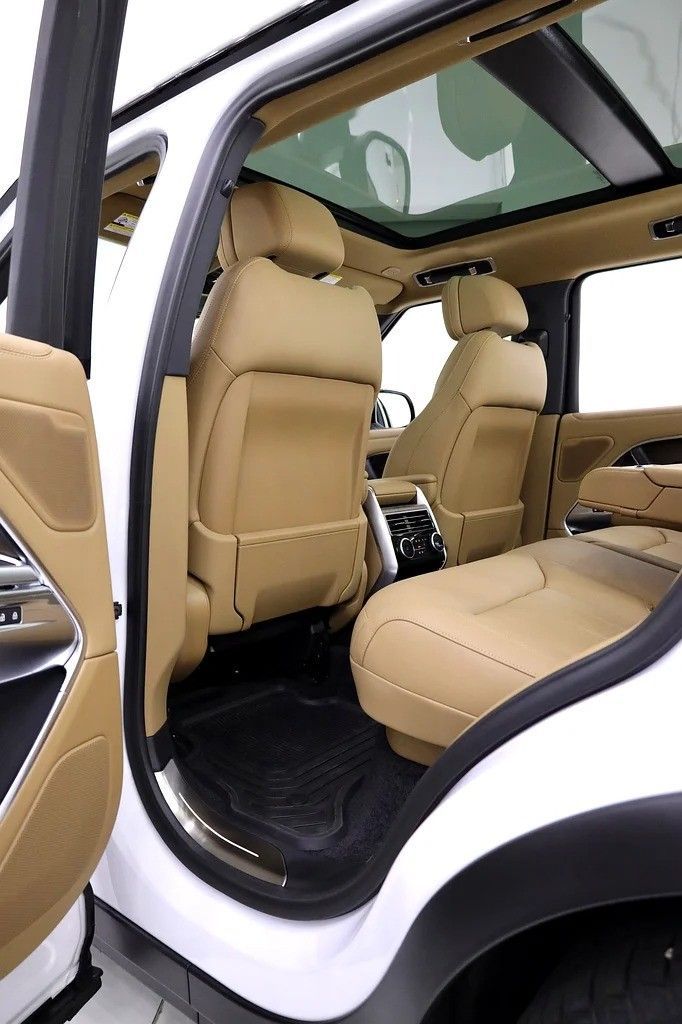 Новый Land Rover Range Rover P530 MHEV V, 4.4 л, 2025 в Дубае от Al Faris Motors Белый цвет. Other | AUTO.AE