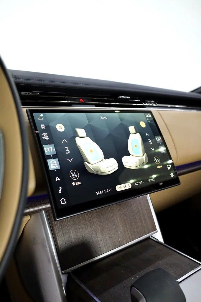 Новый Land Rover Range Rover P530 MHEV V, 4.4 л, 2025 в Дубае от Al Faris Motors Белый цвет. Other | AUTO.AE