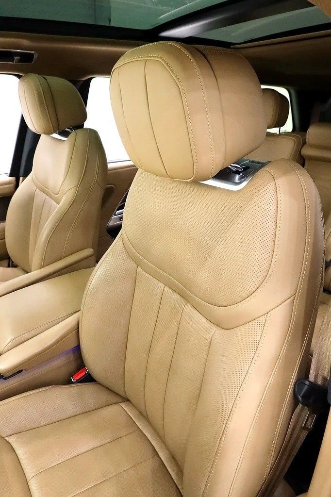 Подержанный Land Rover Range Rover P530 MHEV V, 4.4 л, 2025 в Дубае от Al Faris Motors Серый цвет. Other | AUTO.AE