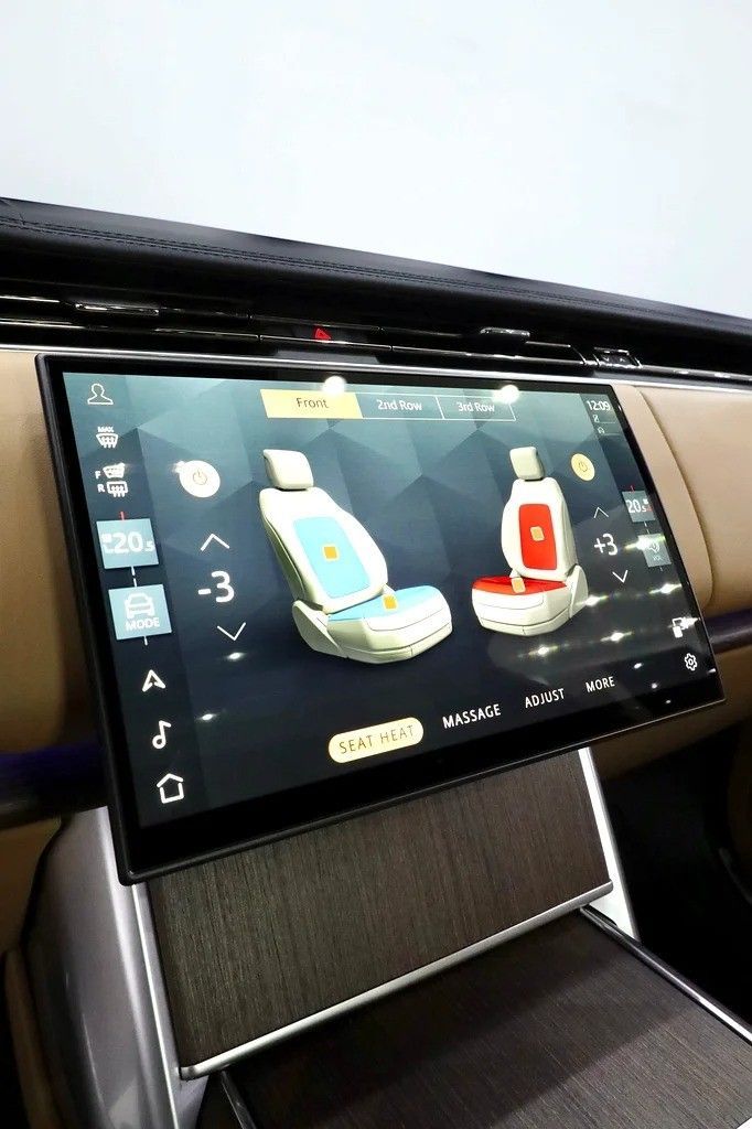 Подержанный Land Rover Range Rover P530 MHEV V, 4.4 л, 2025 в Дубае от Al Faris Motors Серый цвет. Other | AUTO.AE