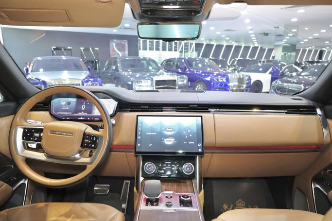 Used Land Rover Range Rover P530 MHEV V, 4.4 l, 2022 in Dubai by Sanam Cars, Golden color. GCC Specs | AUTO.AE