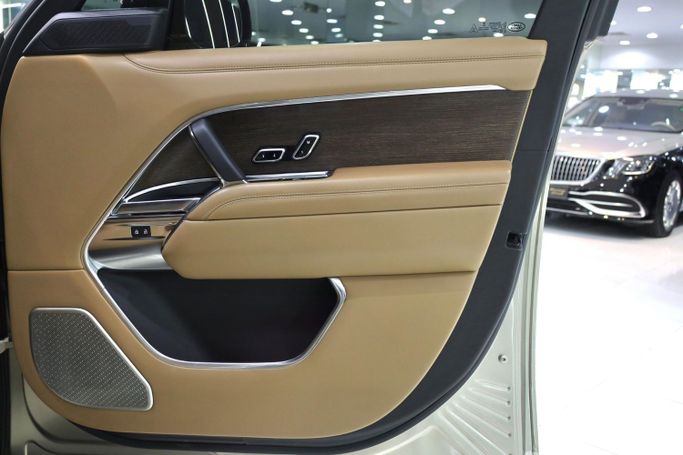 Used Land Rover Range Rover P530 MHEV V, 4.4 l, 2022 in Dubai by Sanam Cars, Golden color. GCC Specs | AUTO.AE