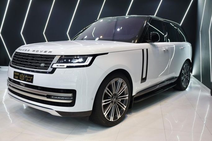 Used Land Rover Range Rover P530 MHEV V, 4.4 l, 2023 in Dubai by Sanam Cars, White color. GCC Specs | AUTO.AE