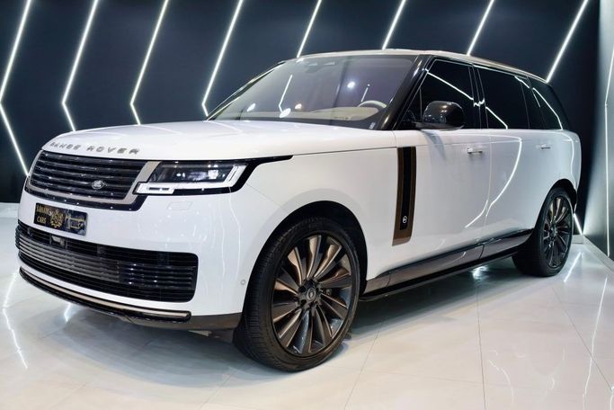 Used Land Rover Range Rover P530 MHEV V, 4.4 l, 2023 in Dubai by Sanam Cars, White color. GCC Specs | AUTO.AE