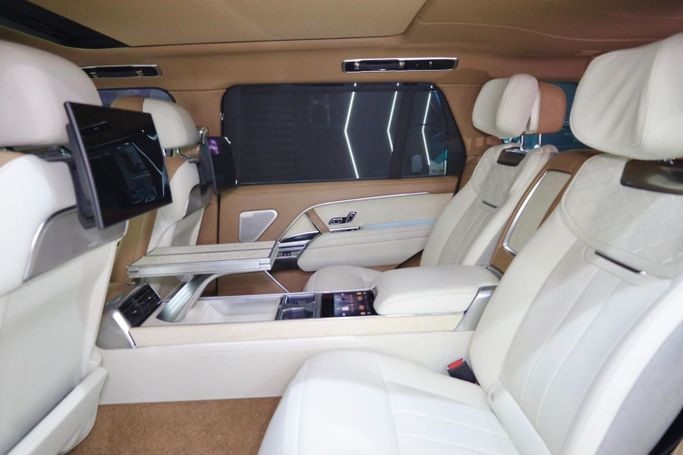 Used Land Rover Range Rover P530 MHEV V, 4.4 l, 2023 in Dubai by Sanam Cars, White color. GCC Specs | AUTO.AE