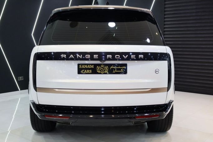 Used Land Rover Range Rover P530 MHEV V, 4.4 l, 2023 in Dubai by Sanam Cars, White color. GCC Specs | AUTO.AE
