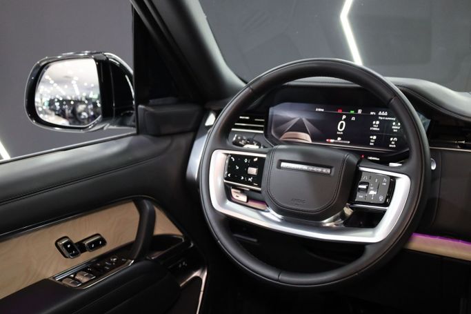 Used Land Rover Range Rover P530 MHEV V, 4.4 l, 2023 in Dubai by Sanam Cars, Silver color. GCC Specs | AUTO.AE
