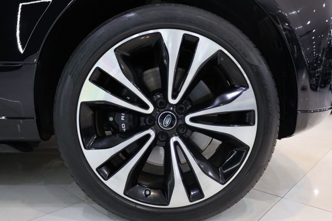 Used Land Rover Range Rover P525 IV Facelift, 5.0 l, 2021 in Dubai by Sanam Cars, Black color. GCC Specs | AUTO.AE