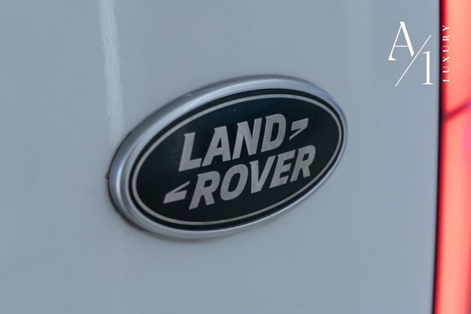 Подержанный Land Rover Range Rover P530 MHEV V, 4.4 л, 2023 в Дубае от A1 Luxury Motors Белый цвет. GCC | AUTO.AE