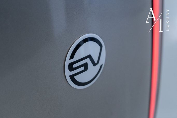 Подержанный Land Rover Range Rover P615 MHEV LONG V, 4.4 л, 2024 в Дубае от A1 Luxury Motors Золотистый цвет. Европейская | AUTO.AE