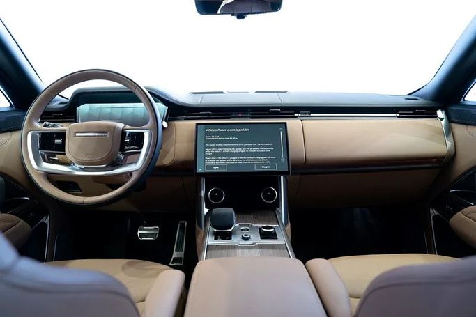 Used Land Rover Range Rover P530 MHEV V, 4.4 l, 2023 in Dubai by Exotic Cars, Golden color. Other | AUTO.AE