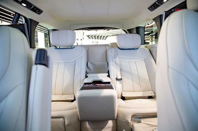 Used Land Rover Range Rover P530 MHEV V, 4.4 l, 2023 in Dubai by Exotic Cars, Grey color. Other | AUTO.AE