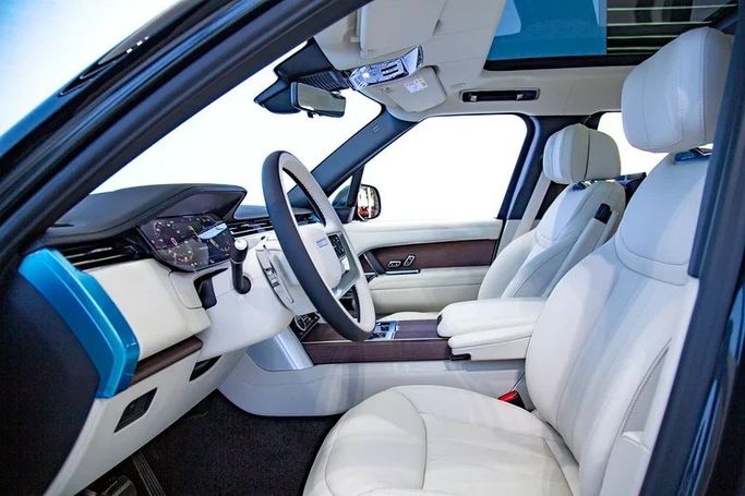 Used Land Rover Range Rover P530 MHEV V, 4.4 l, 2023 in Dubai by Exotic Cars, Grey color. Other | AUTO.AE