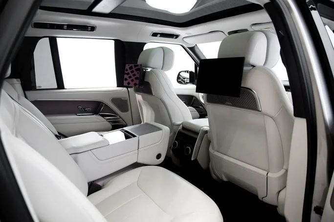 Used Land Rover Range Rover P530 MHEV V, 4.4 l, 2022 in Dubai by Exotic Cars, Golden color. GCC Specs | AUTO.AE