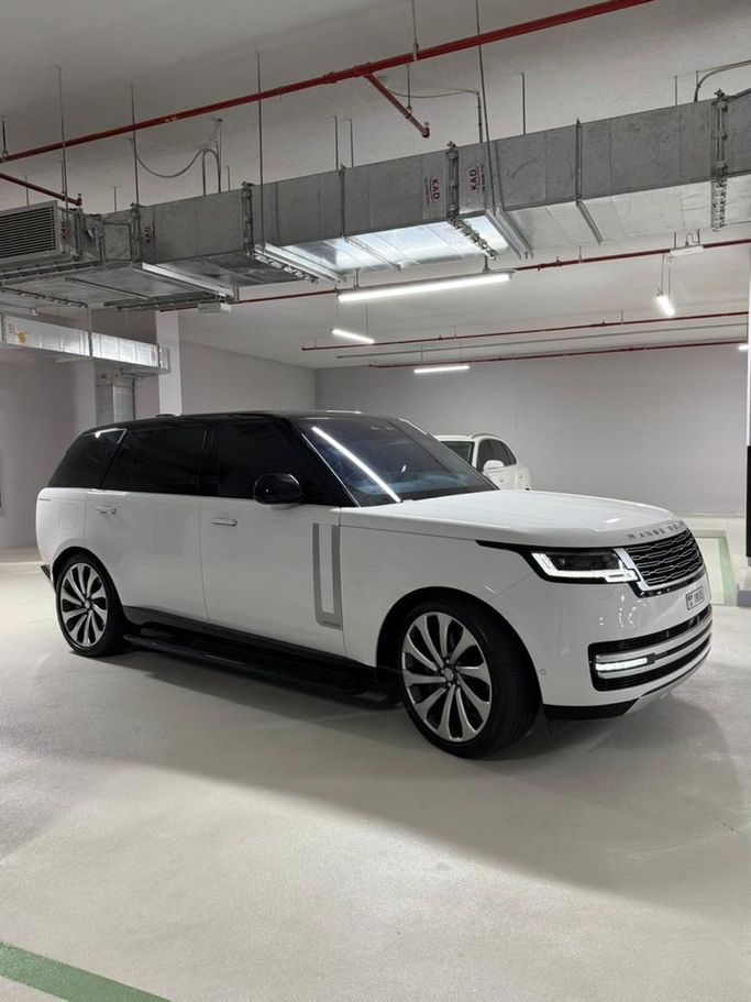 Used Land Rover Range Rover P530 MHEV LONG V, 4.4 l, 2023 in Dubai by Carzilla Motors, White color. GCC Specs | AUTO.AE