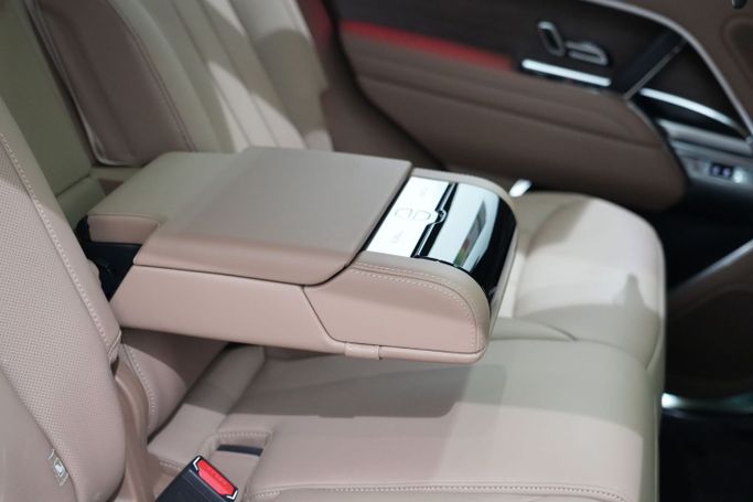 New Land Rover Range Rover P530 MHEV V, 4.4 l, 2024 in Dubai by Oscar Motors, Black color. GCC Specs | AUTO.AE