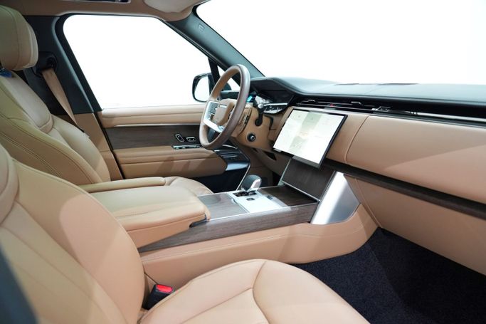 New Land Rover Range Rover P530 MHEV V, 4.4 l, 2024 in Dubai by Oscar Motors, Black color. GCC Specs | AUTO.AE