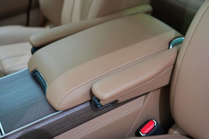 New Land Rover Range Rover P530 MHEV V, 4.4 l, 2024 in Dubai by Oscar Motors, Black color. GCC Specs | AUTO.AE