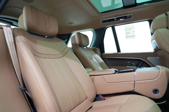 New Land Rover Range Rover P530 MHEV V, 4.4 l, 2024 in Dubai by Oscar Motors, Black color. GCC Specs | AUTO.AE