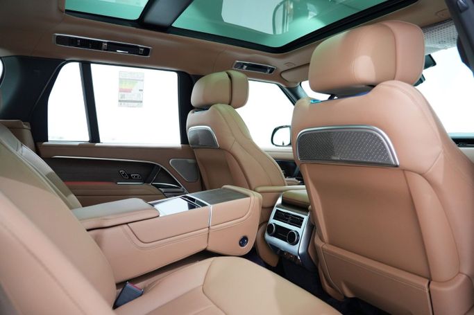 New Land Rover Range Rover P530 MHEV V, 4.4 l, 2024 in Dubai by Oscar Motors, Black color. GCC Specs | AUTO.AE