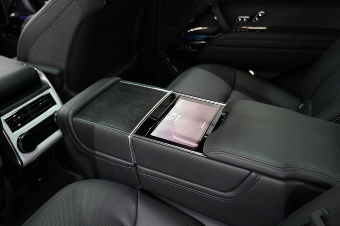 New Land Rover Range Rover P530 MHEV V, 4.4 l, 2023 in Dubai by Oscar Motors, Red color.  | AUTO.AE