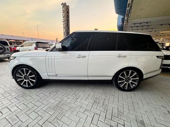 Used Land Rover Range Rover P340 IV, 3.0 l, 2014 in Dubai by Carica Cars, White color. GCC Specs | AUTO.AE