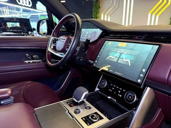 Used Land Rover Range Rover P530 MHEV V, 4.4 l, 2022 in Dubai by GE Motors, Black color. GCC Specs | AUTO.AE