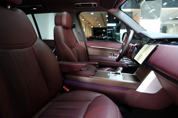 Used Land Rover Range Rover P530 MHEV V, 4.4 l, 2024 in Dubai by Special Art Motors, Black color. GCC Specs | AUTO.AE