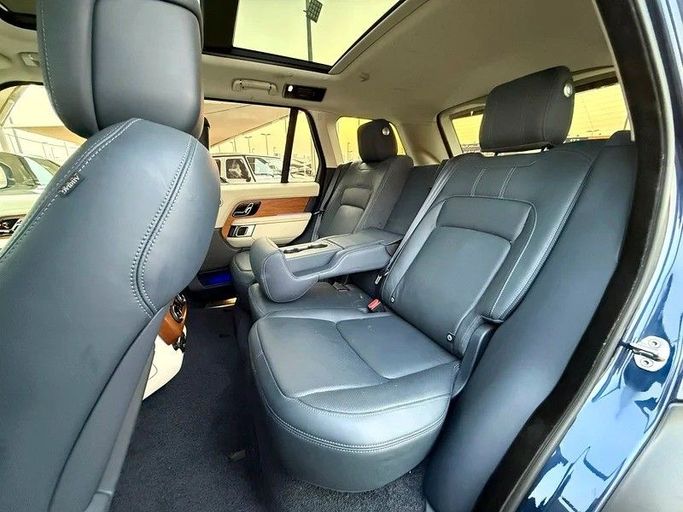 Подержанный Land Rover Range Rover P525 IV Рестайлинг, 5.0 л, 2022 в Дубае от Platform Used Cars Синий цвет. Американская | AUTO.AE