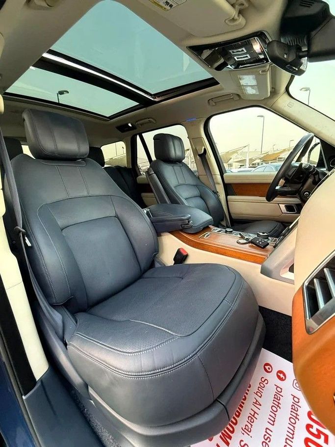 Подержанный Land Rover Range Rover P525 IV Рестайлинг, 5.0 л, 2022 в Дубае от Platform Used Cars Синий цвет. Американская | AUTO.AE