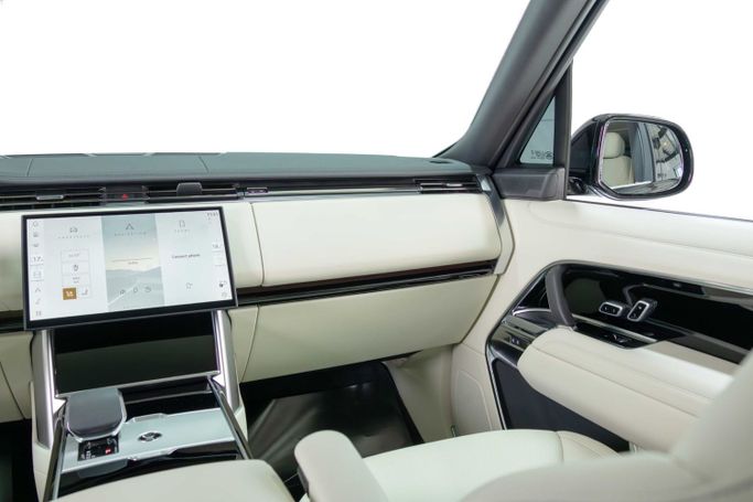 Подержанный Land Rover Range Rover P530 MHEV V, 4.4 л, 2025 в Дубае от The Car Superstore Серый цвет. GCC | AUTO.AE