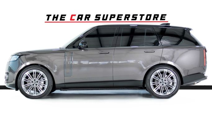Подержанный Land Rover Range Rover P530 MHEV V, 4.4 л, 2025 в Дубае от The Car Superstore Серый цвет. GCC | AUTO.AE