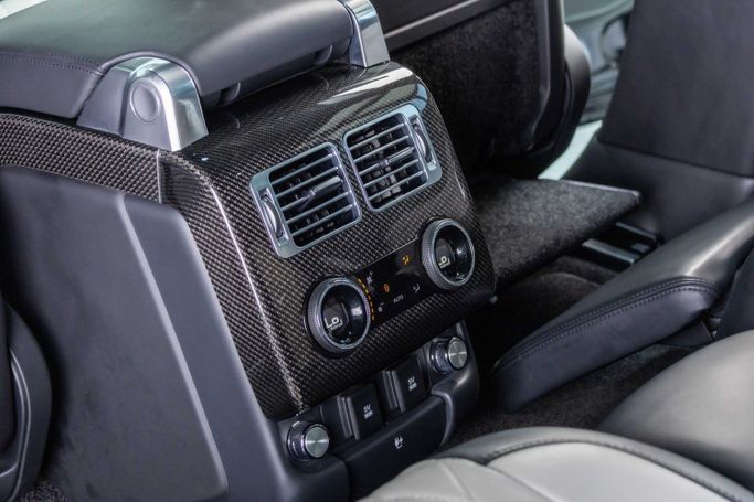 Подержанный Land Rover Range Rover P525 IV Рестайлинг, 5.0 л, 2019 в Дубае от The Car Superstore Черный цвет. GCC | AUTO.AE