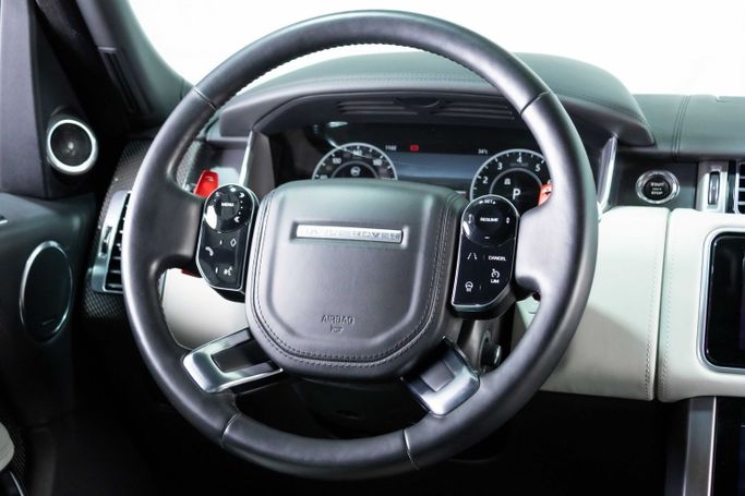 Подержанный Land Rover Range Rover P525 IV Рестайлинг, 5.0 л, 2019 в Дубае от The Car Superstore Черный цвет. GCC | AUTO.AE