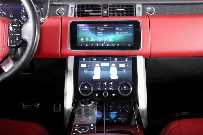 Подержанный Land Rover Range Rover P525 IV Рестайлинг, 5.0 л, 2021 в Дубае от The Car Superstore Белый цвет. Европейская | AUTO.AE