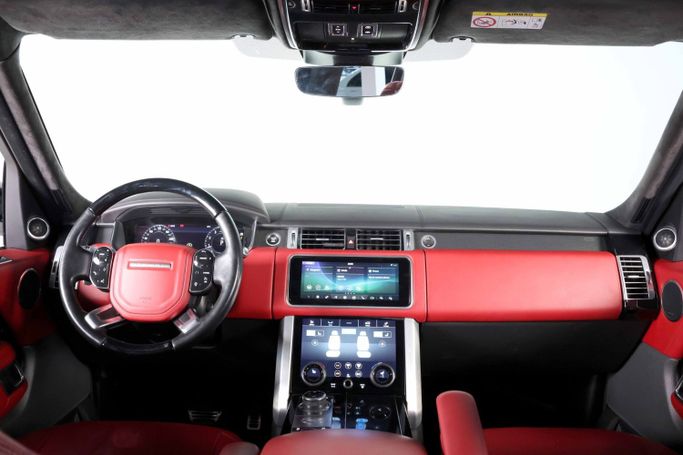 Подержанный Land Rover Range Rover P525 IV Рестайлинг, 5.0 л, 2021 в Дубае от The Car Superstore Белый цвет. Европейская | AUTO.AE