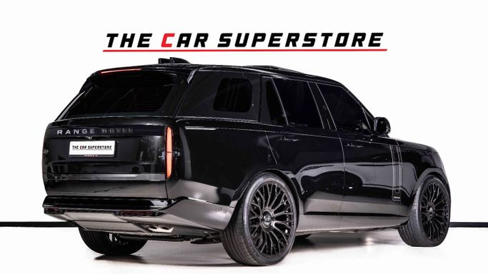 Подержанный Land Rover Range Rover P530 MHEV V, 4.4 л, 2023 в Дубае от The Car Superstore Черный цвет. Европейская | AUTO.AE