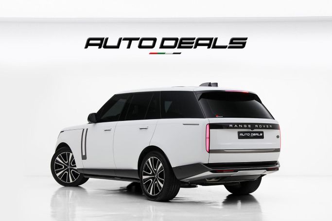 Подержанный Land Rover Range Rover P530 MHEV V, 4.4 л, 2022 в Дубае от AUTO DEALS Белый цвет. GCC | AUTO.AE